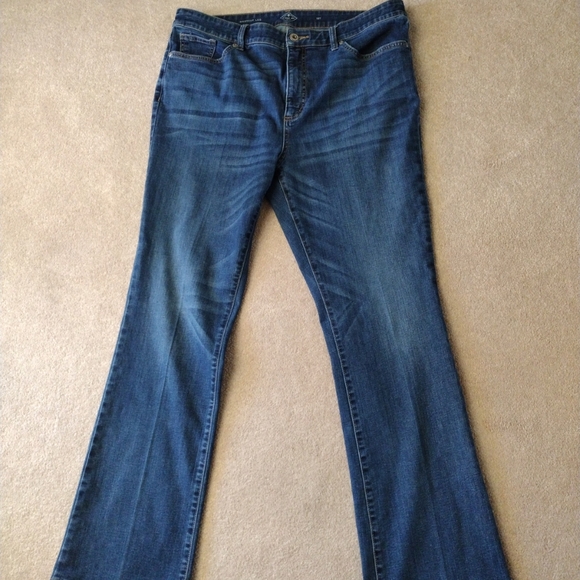 St Johns Bay Jeans Womens 16P Blue Denim Petite Boot Cut Leg Stretch Dark Wash - Picture 7 of 8